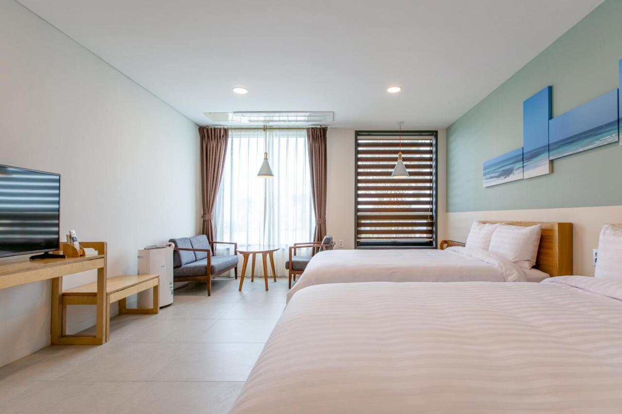 Lunamar Pension Чеджудо Экстерьер фото