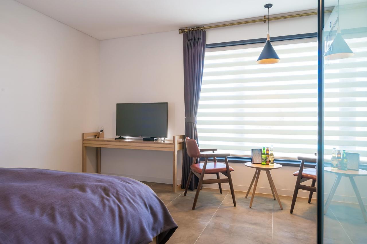 Lunamar Pension Чеджудо Экстерьер фото